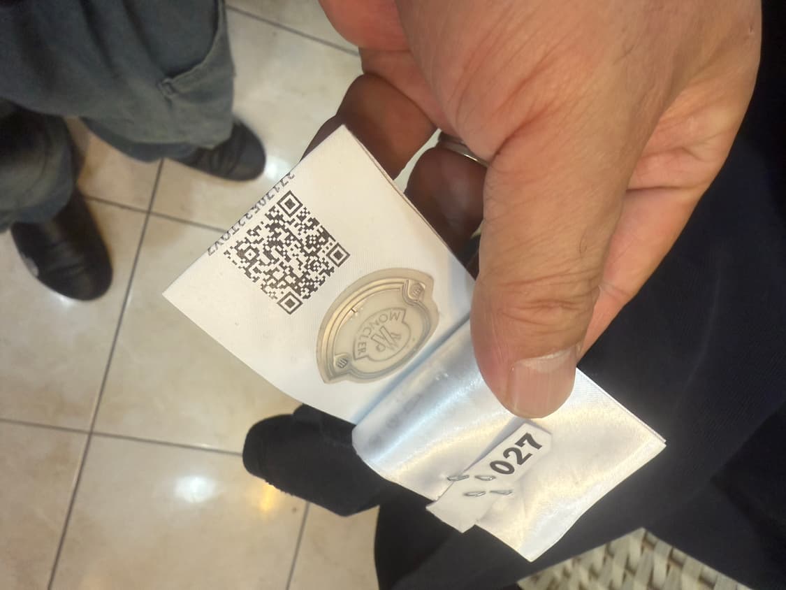 105 정품 몽클레어 반팔 팝니다 상품이미지7