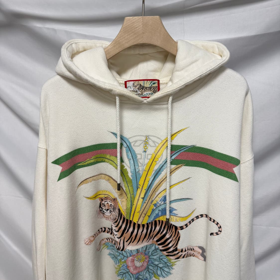 [S+급/XL] 구찌 GG삼선웹 타이거 프린팅 후드티 아이보리 상품이미지2
