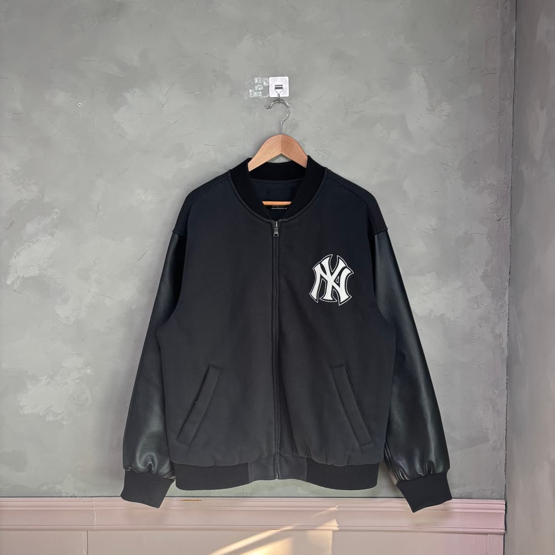 MLB 뉴욕 양키스 백로고 레더 바시티 자켓 상품이미지2