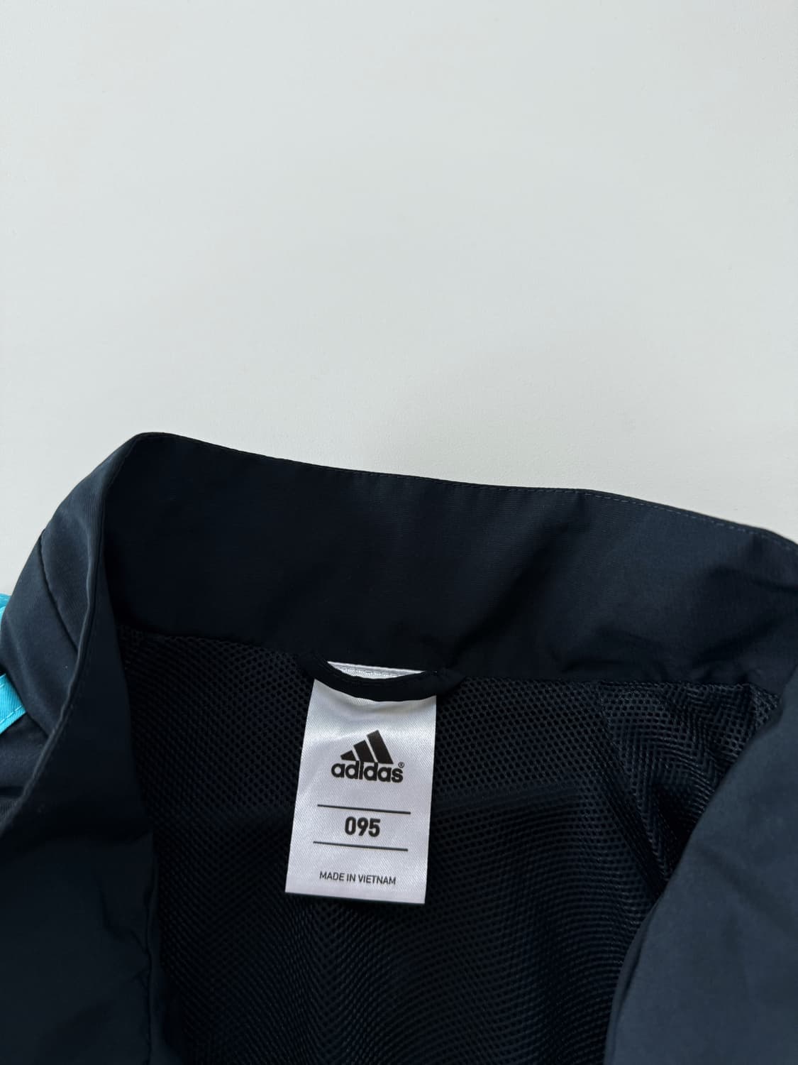 아디다스 루즈핏 첼시 네이비 나일론 트랙 자켓 상품이미지4