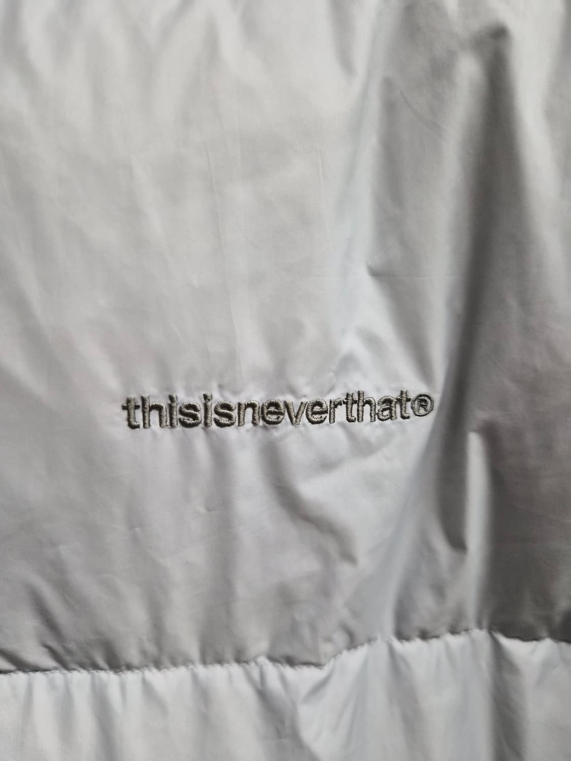 L/105) 디스이즈네버댓 PERTEX 덕다운 라이트 그레이 패딩 팝니다 상품이미지3