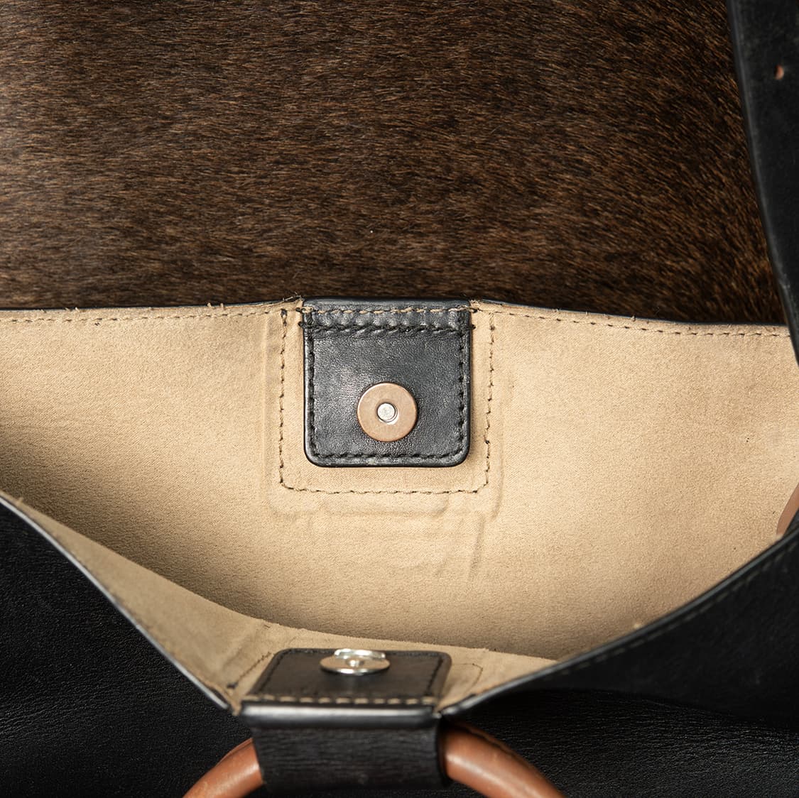 Theory 띠어리 후프 레더 크로스 & 토트 백  상품이미지6