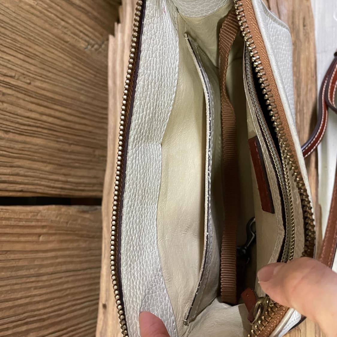 두니앤버크 가죽 크로스백  상품이미지10