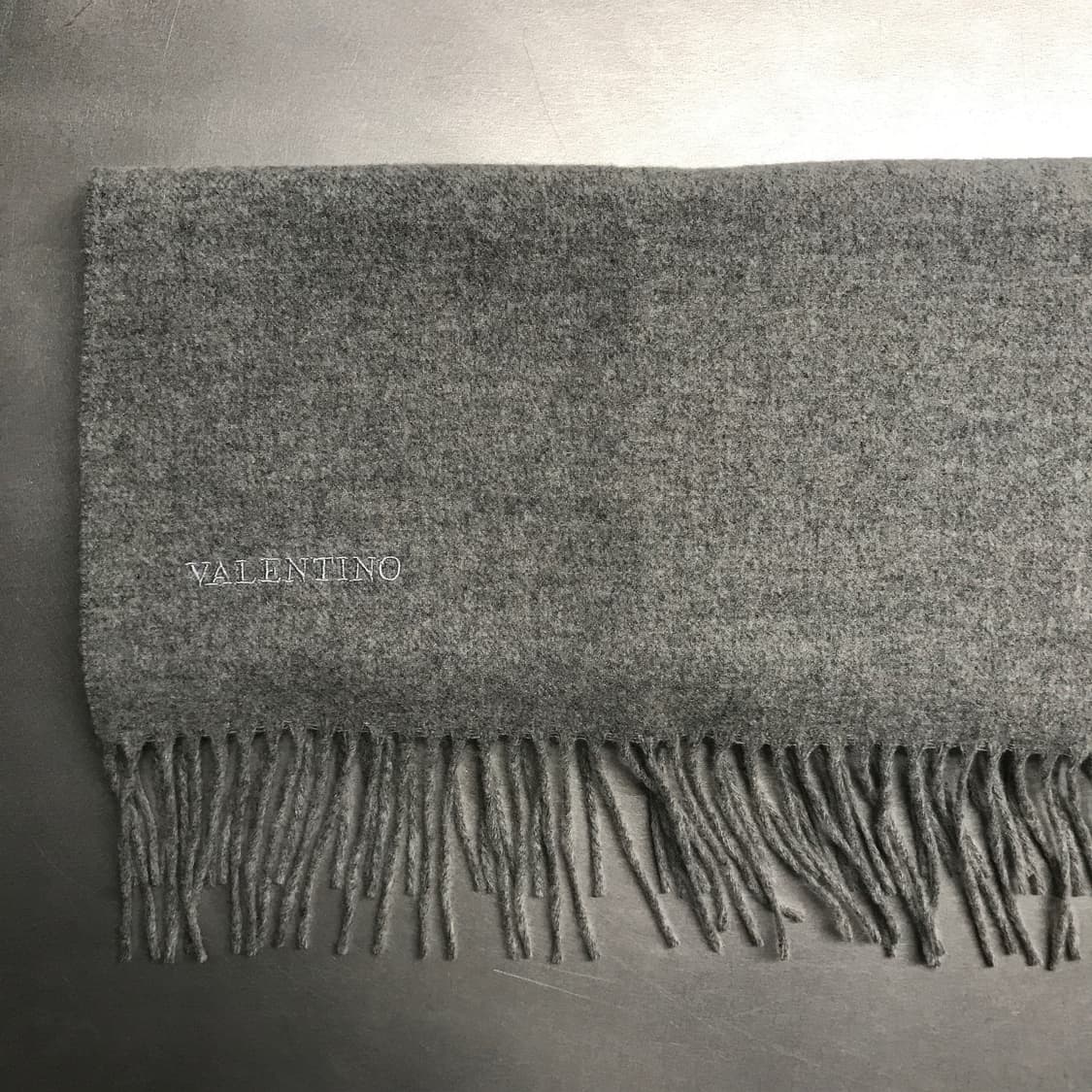 발렌티노 그레이 머플러 상품이미지3