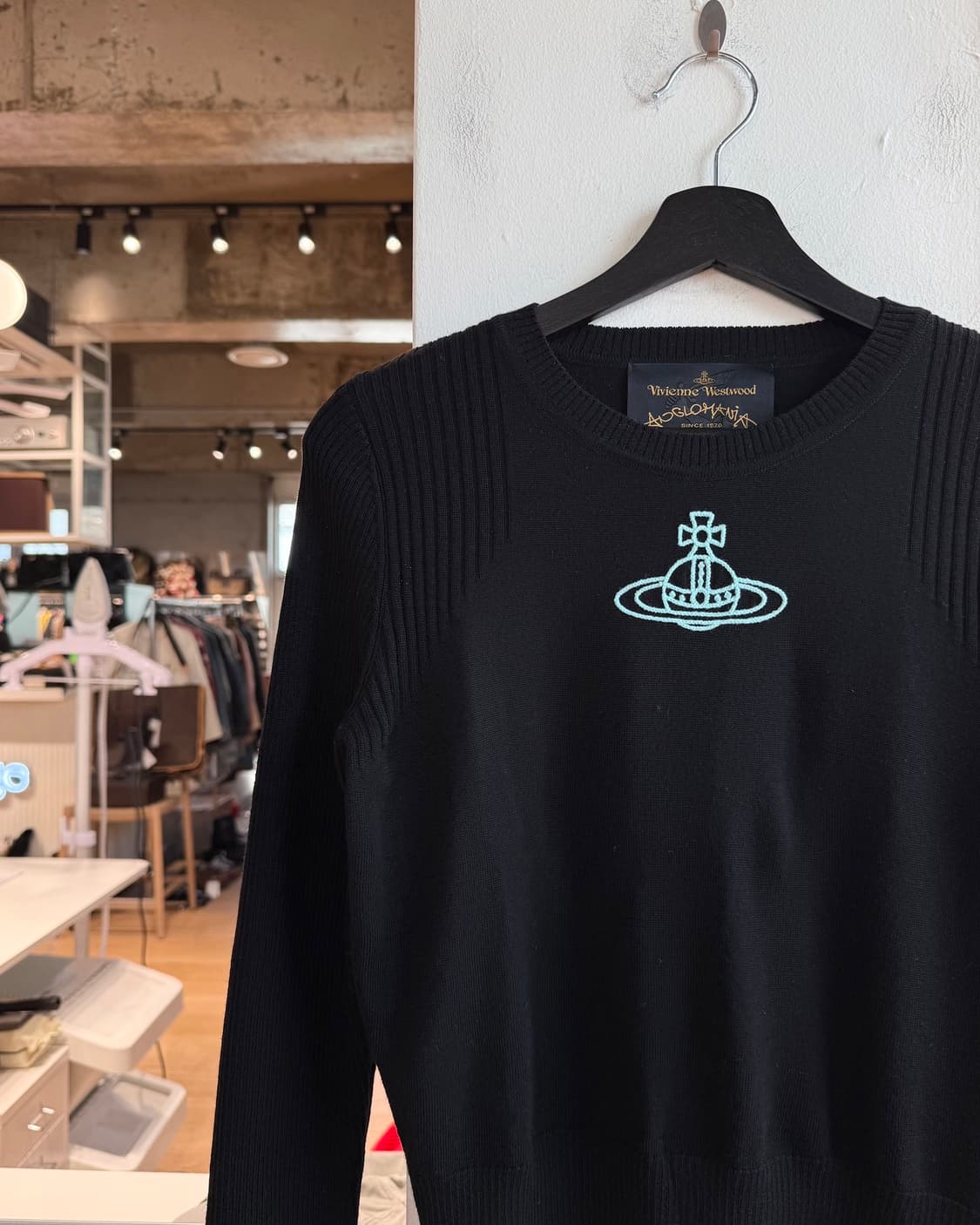 비비안 웨스트우드 블랙 orb 자수 니트  상품이미지4