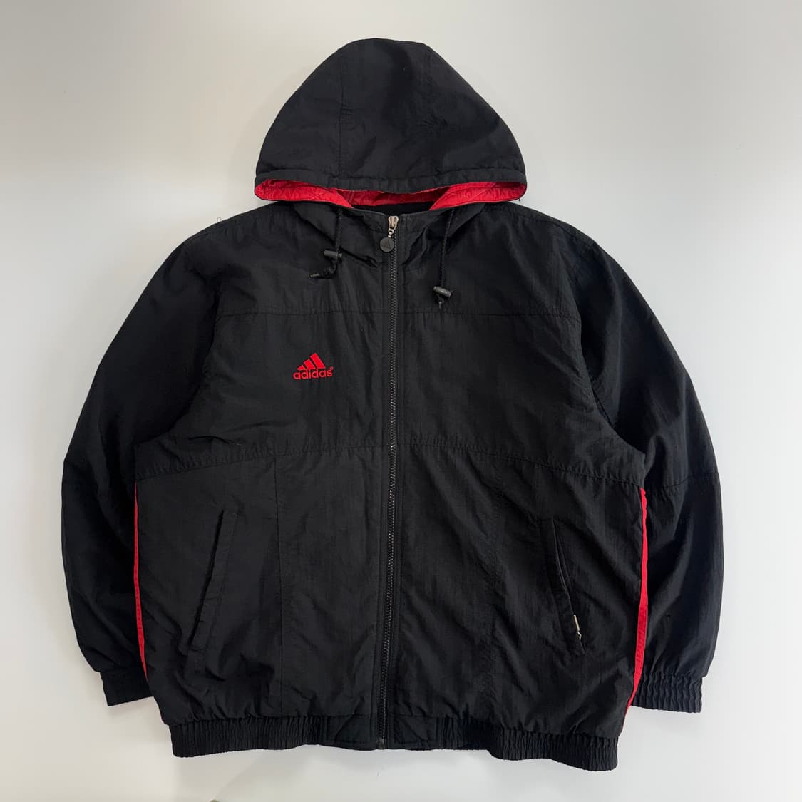 Adidas 아디다스 레드 삼각로고 블랙 바람막이 상품이미지3