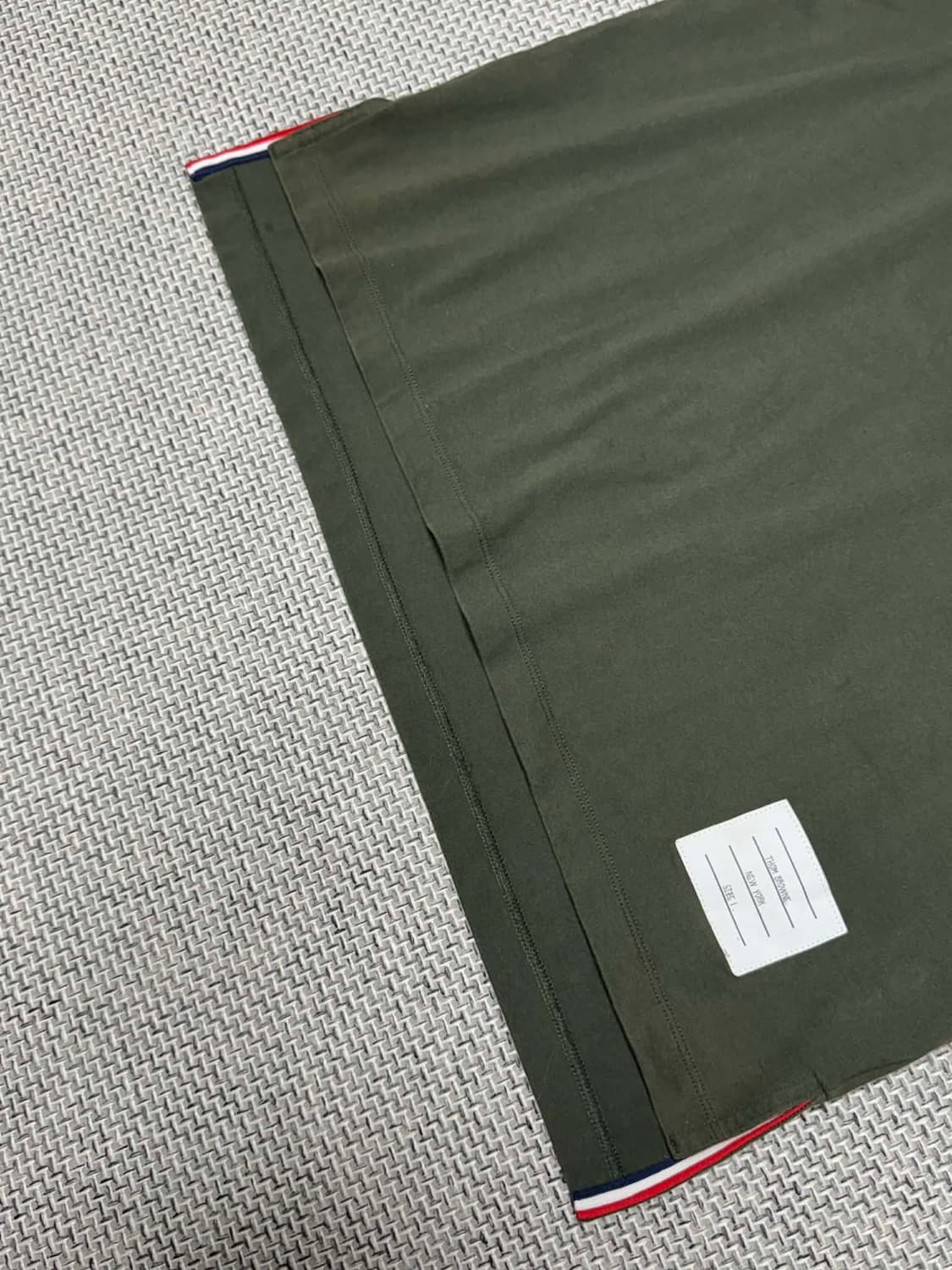 톰브라운 삼선 반팔 티셔츠 상품이미지3