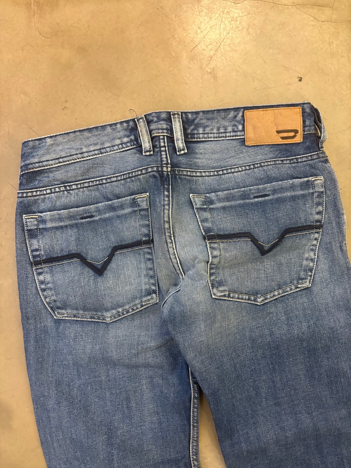 디젤 부츠컷 워싱 데님 상품이미지5