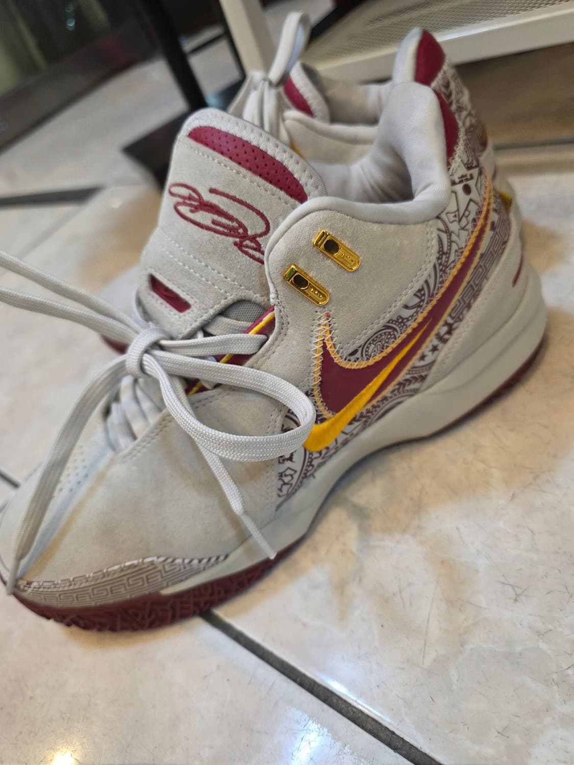 나이키 르브론 농구화 아이보리/레드270 상품이미지2