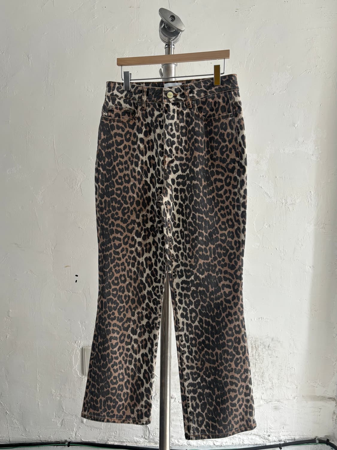 Ganni 가니 레오파드 크롭 진 상품이미지4