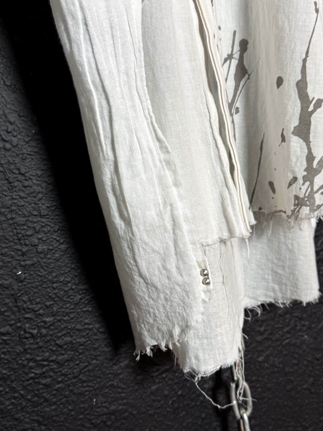 Kmrii – Frayed Ink-Print Long Shirt   상품이미지4