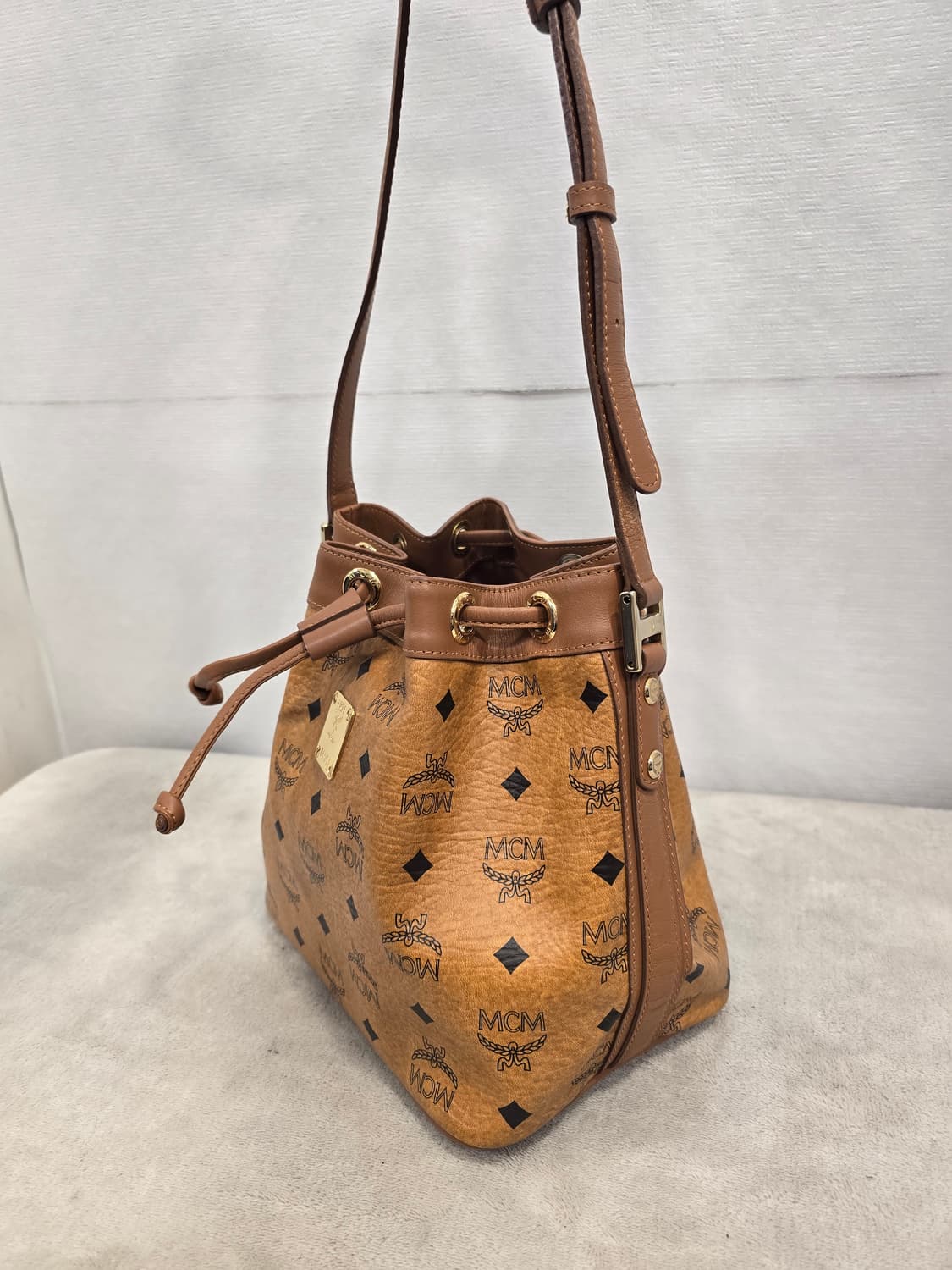 MCM 비세토스 복주머니 버킷백 크로스백 가방 상품이미지4