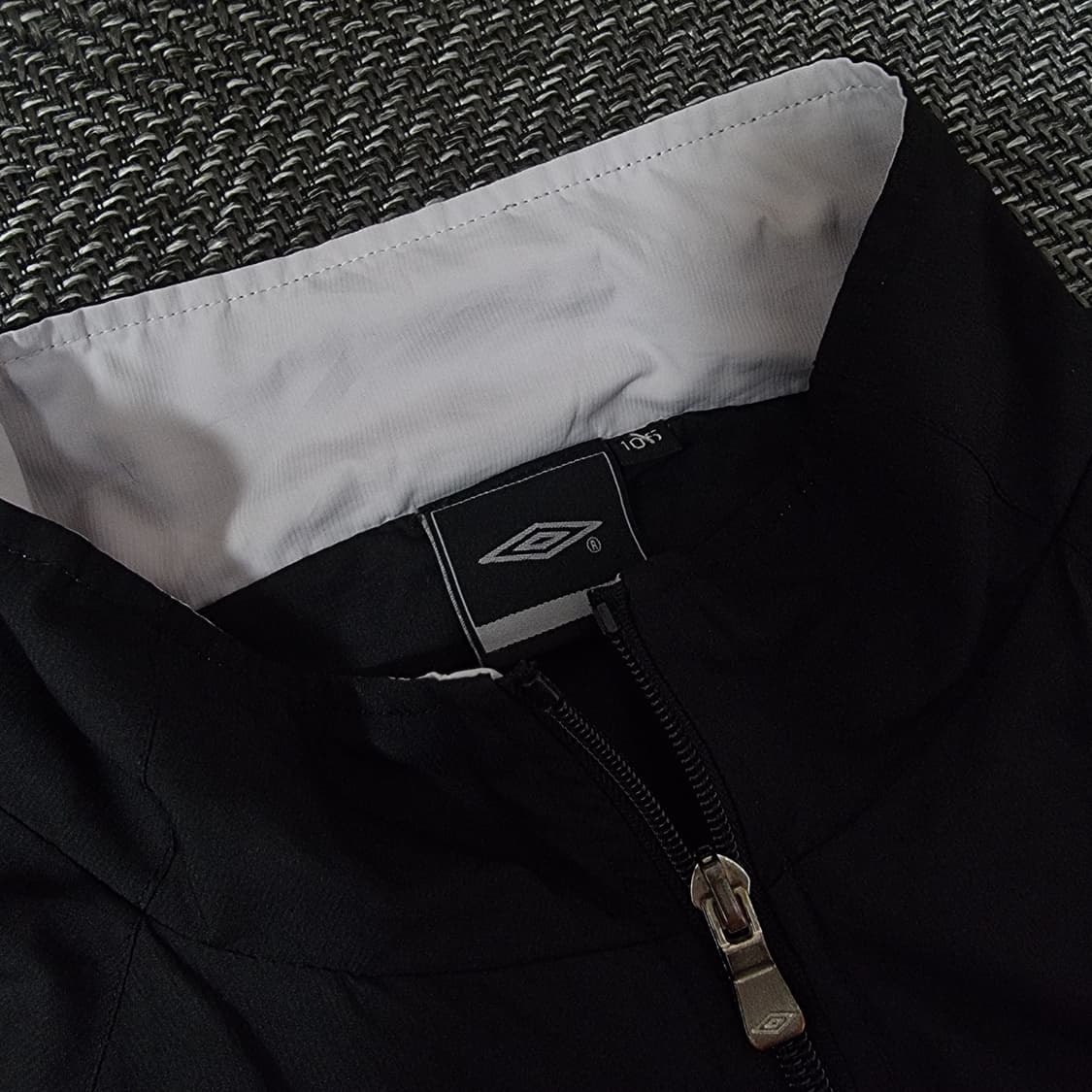 엄브로 올드스쿨 바람막이 상품이미지5