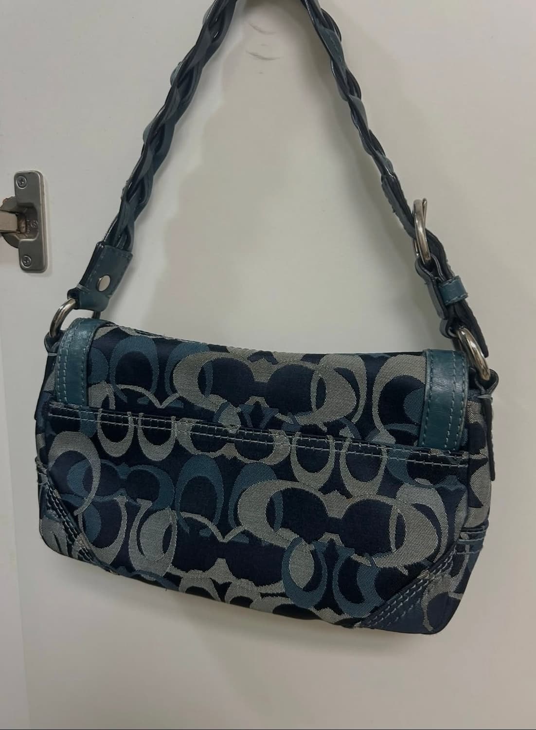 코치 데님 솔더백 상품이미지3