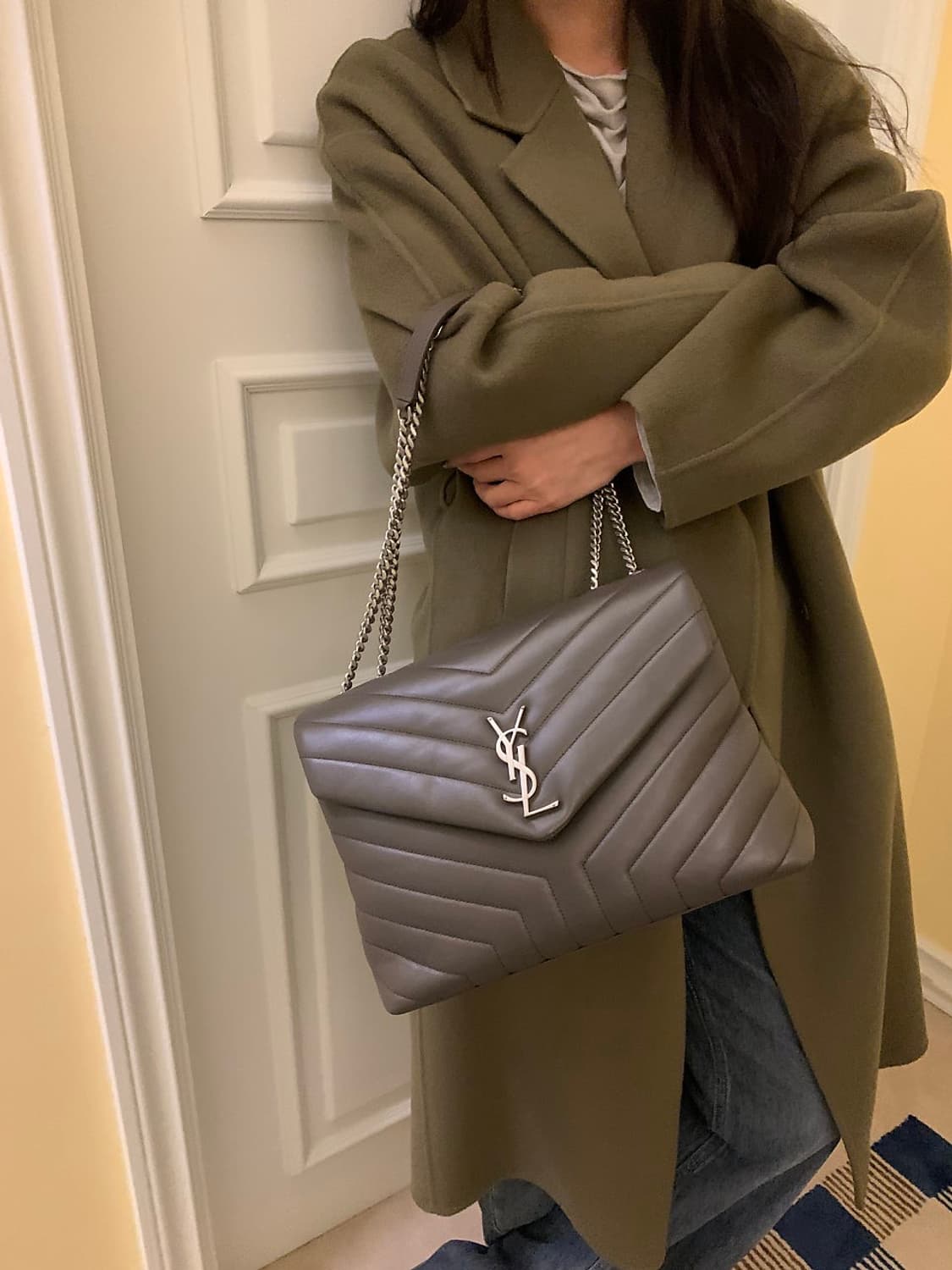 생로랑 루루백 그레이 미디엄 상품이미지8