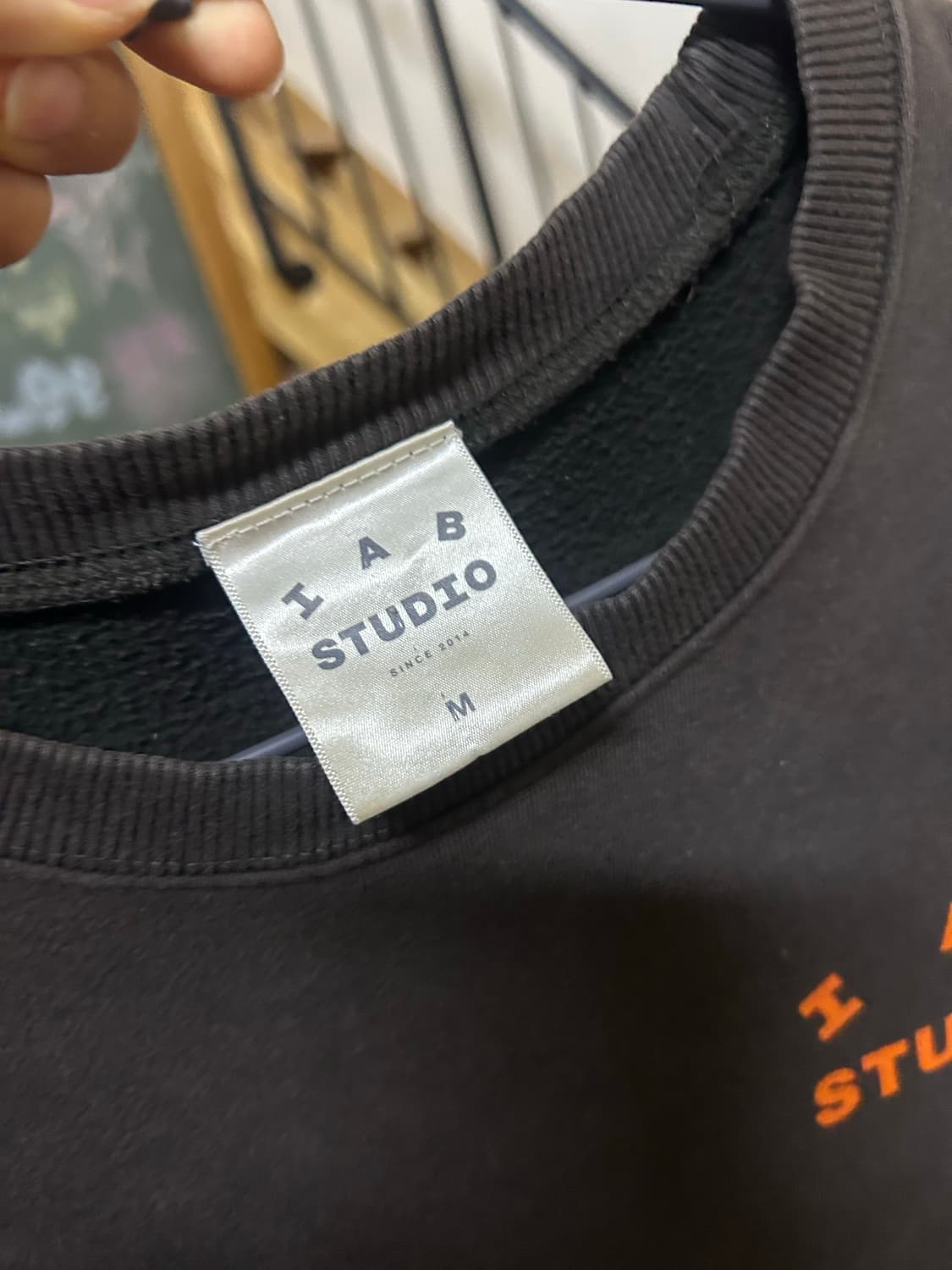 아이앱스튜디오 두산 맨투맨 M사이즈 판매합니다 상품이미지5