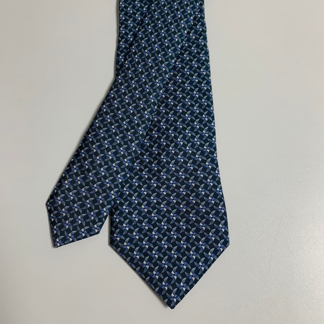 프라다(PRADA) 명품 중고 슬림넥타이 100실크 A+등급 7.2cm 상품이미지4