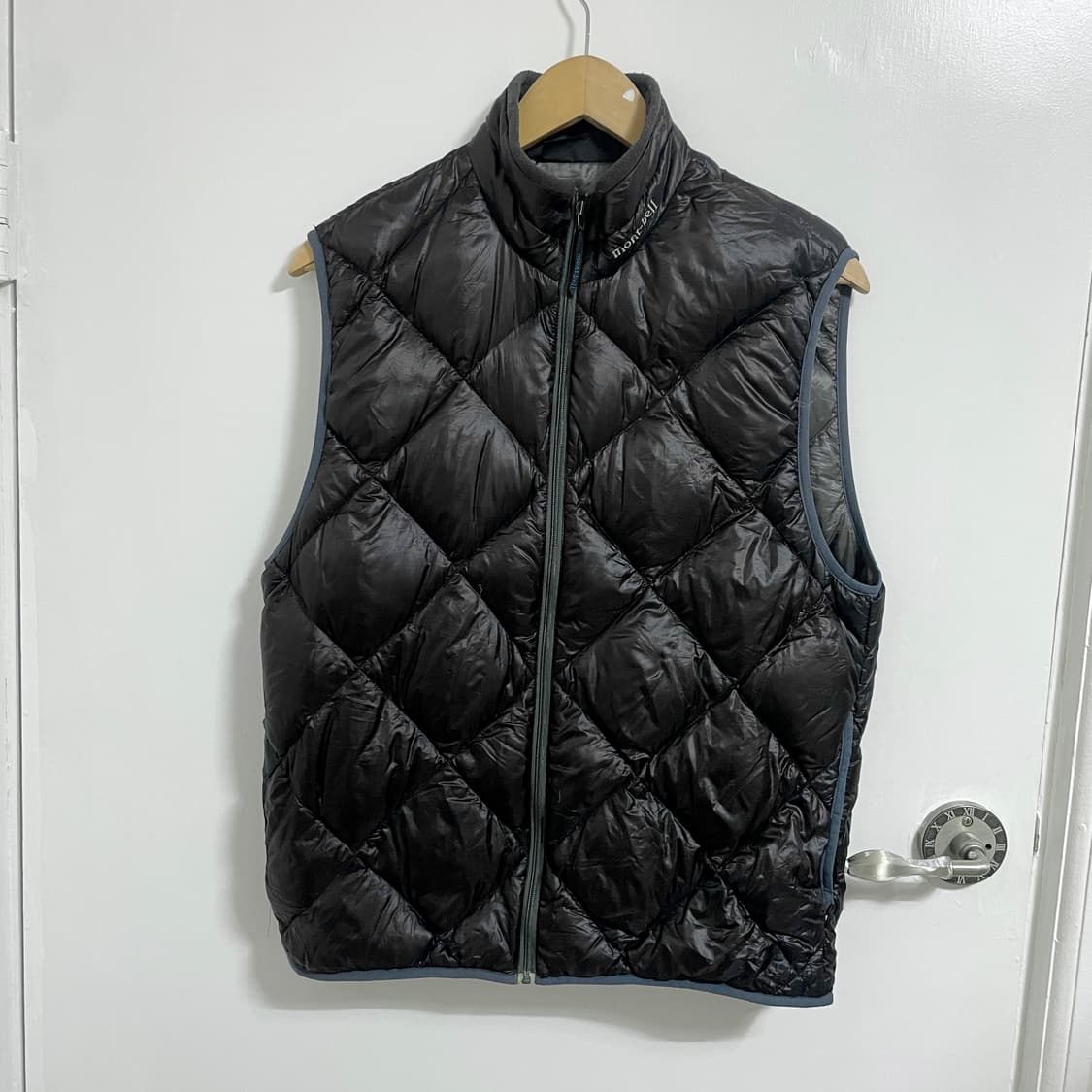 몽벨 일본판 덕다운 경량 조끼 상품이미지1