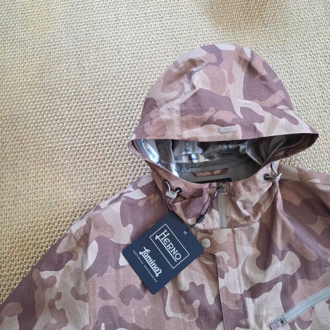 Herno Laminar 에르노 역대급 이탈리안 최상급 린넨 간절기 코트 상품이미지2