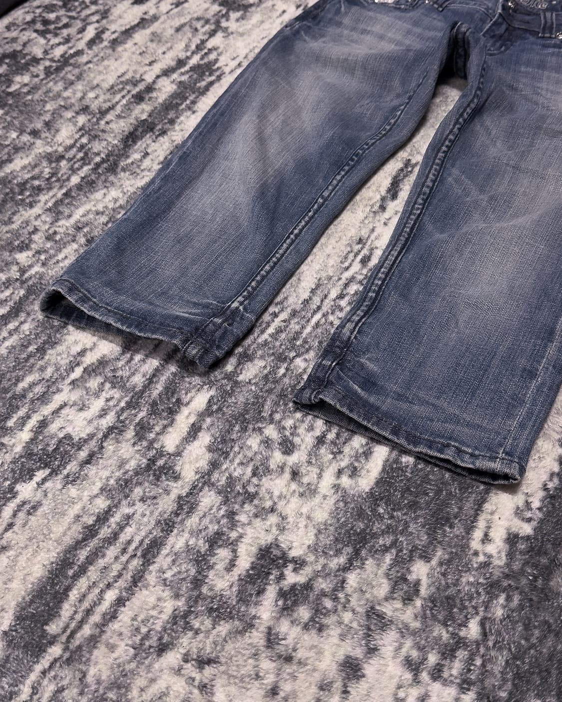 {Miss Me} Sequin Pocket Capri Jeans  상품이미지4