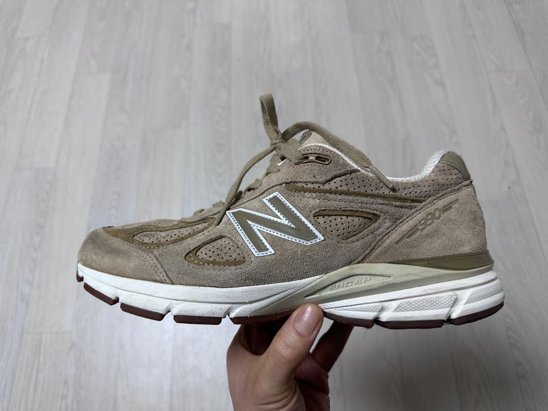 뉴발란스 990 v4 탄 컬러 상품이미지5