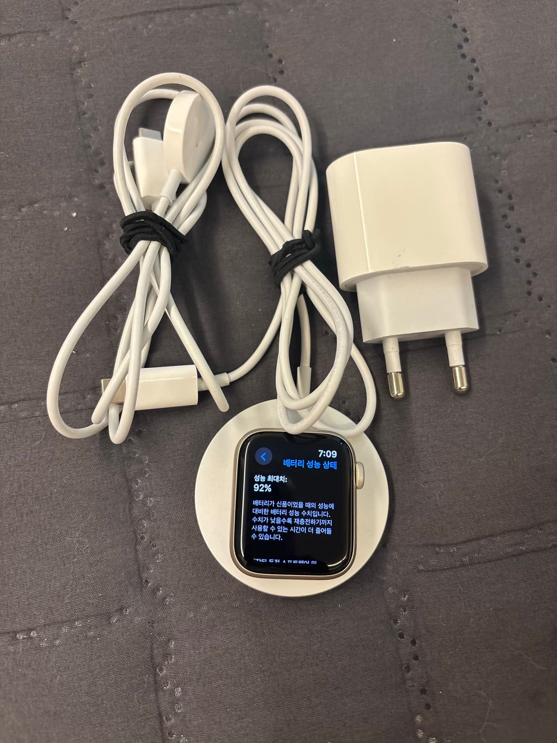 애플워치 24년 본품만 se2 40mm+ 맥세이프 포함판매 상품이미지1