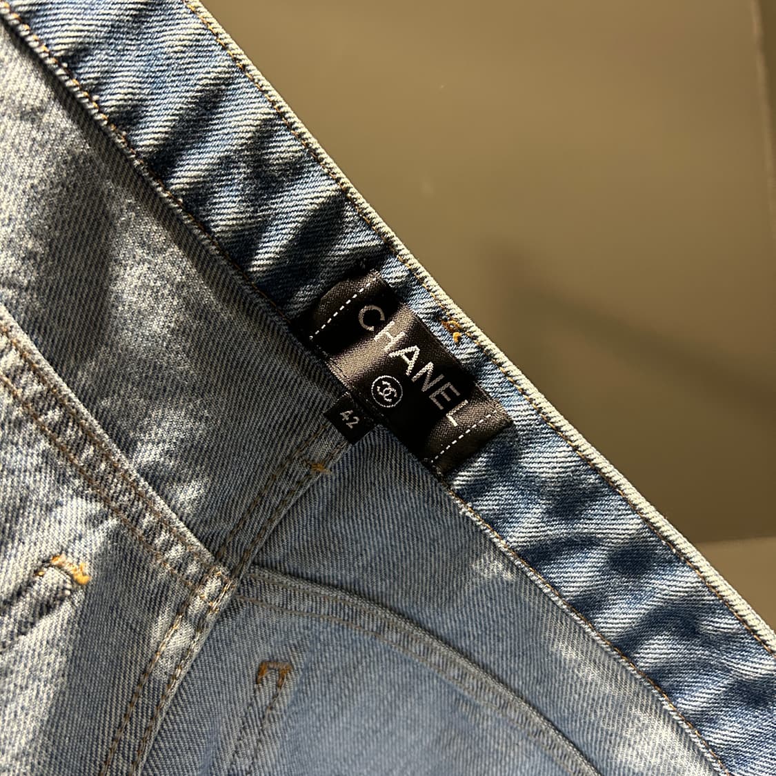 샤넬 X 퍼렐 비즈 레터링 데님팬츠 상품이미지8