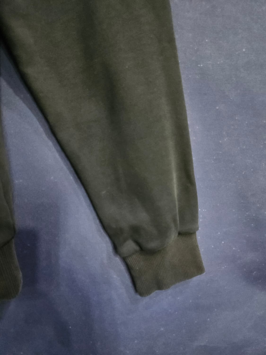 디스커버리 블랙차콜 남성 세미오버핏 95 기모 포켓 후드티  상품이미지5