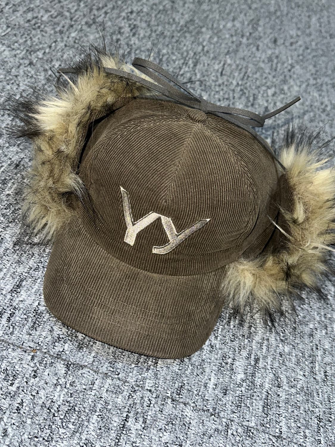 Open yy 오픈와이와이 이어플랩 모자 볼캡 퍼 카키 상품이미지1