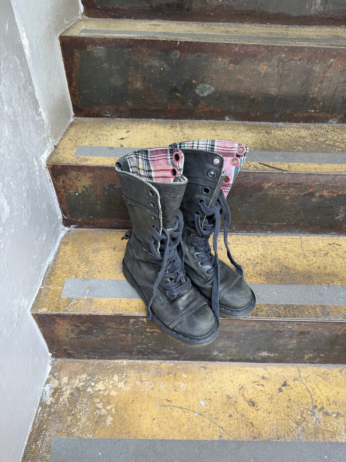 닥터마틴 트라이엄프 12홀 워커 상품이미지3