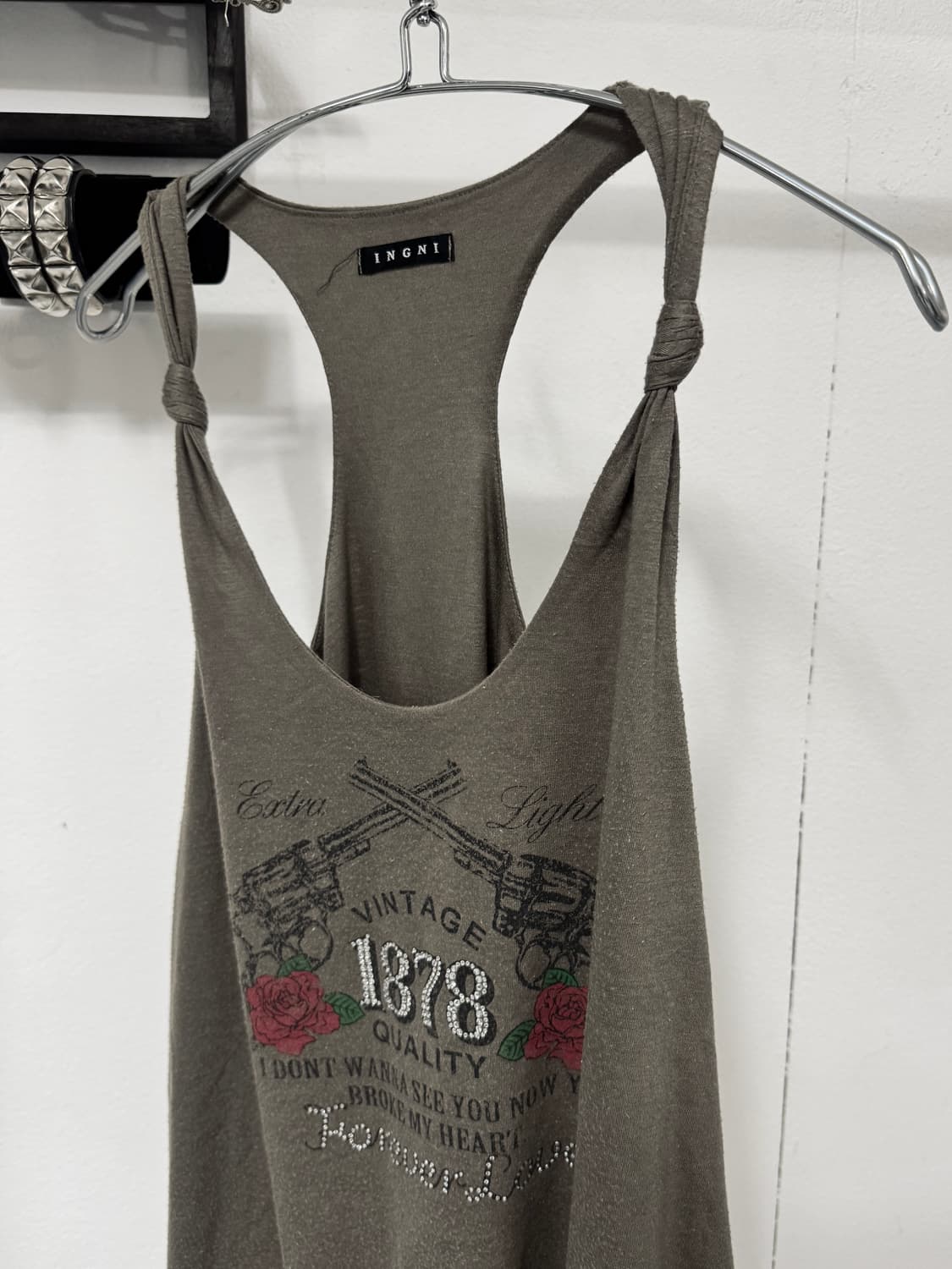 Khaki sleeveless top 상품이미지2