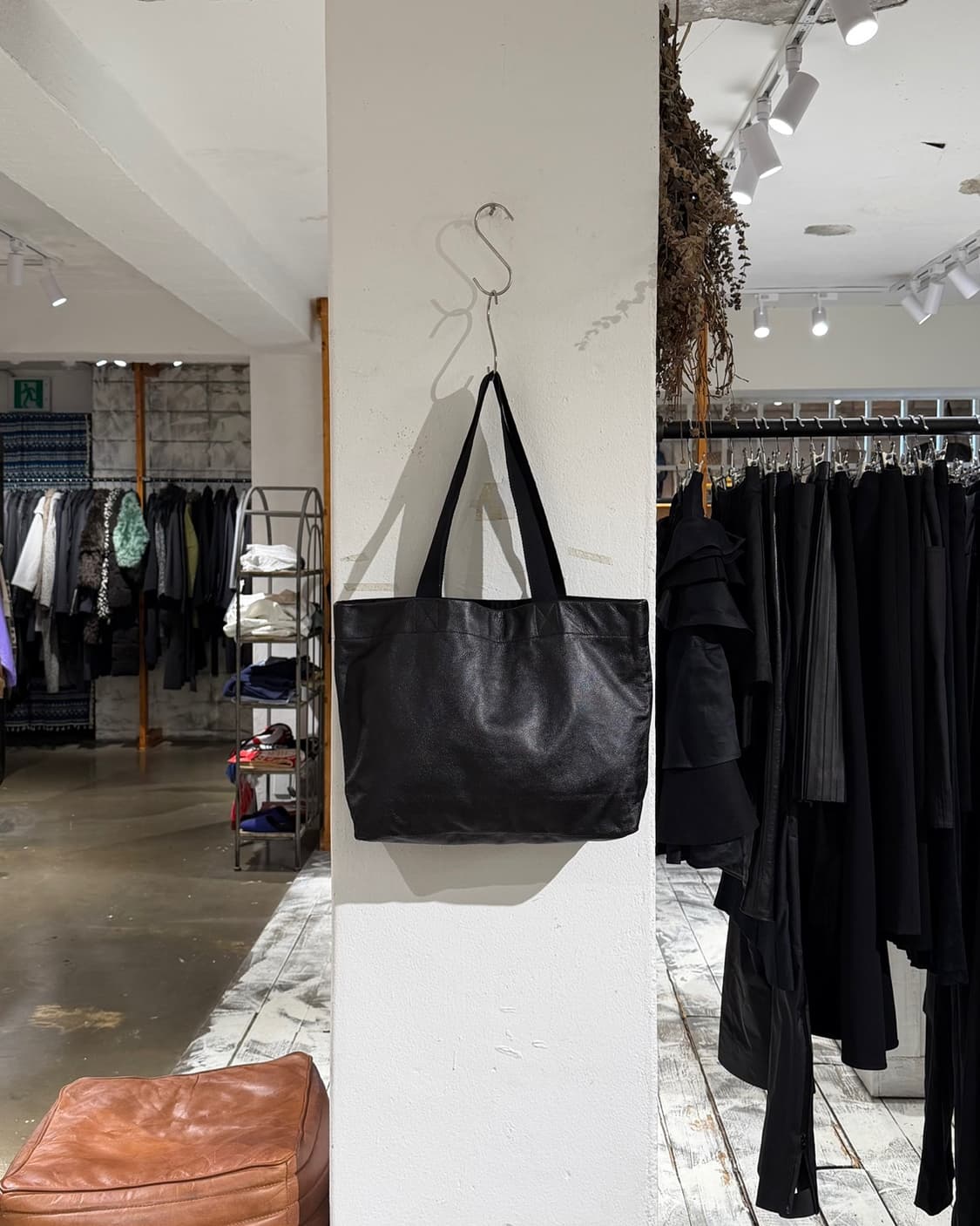 요지 야마모토 블랙 시그니처 레더 토트백 상품이미지4