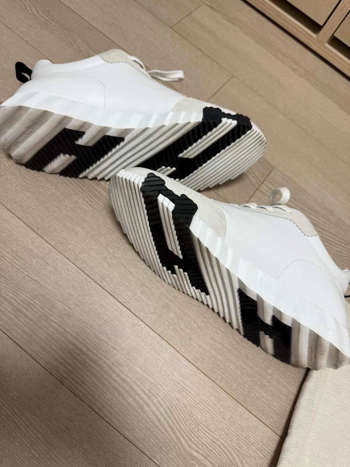 에르메스 바운싱 스니커즈 42.5 상품이미지2