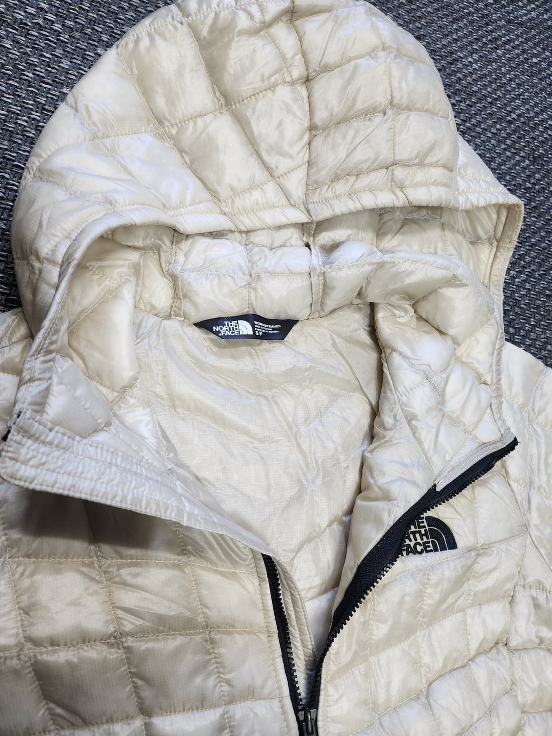 여성 노스페이스 후드 경량패딩 상품이미지4