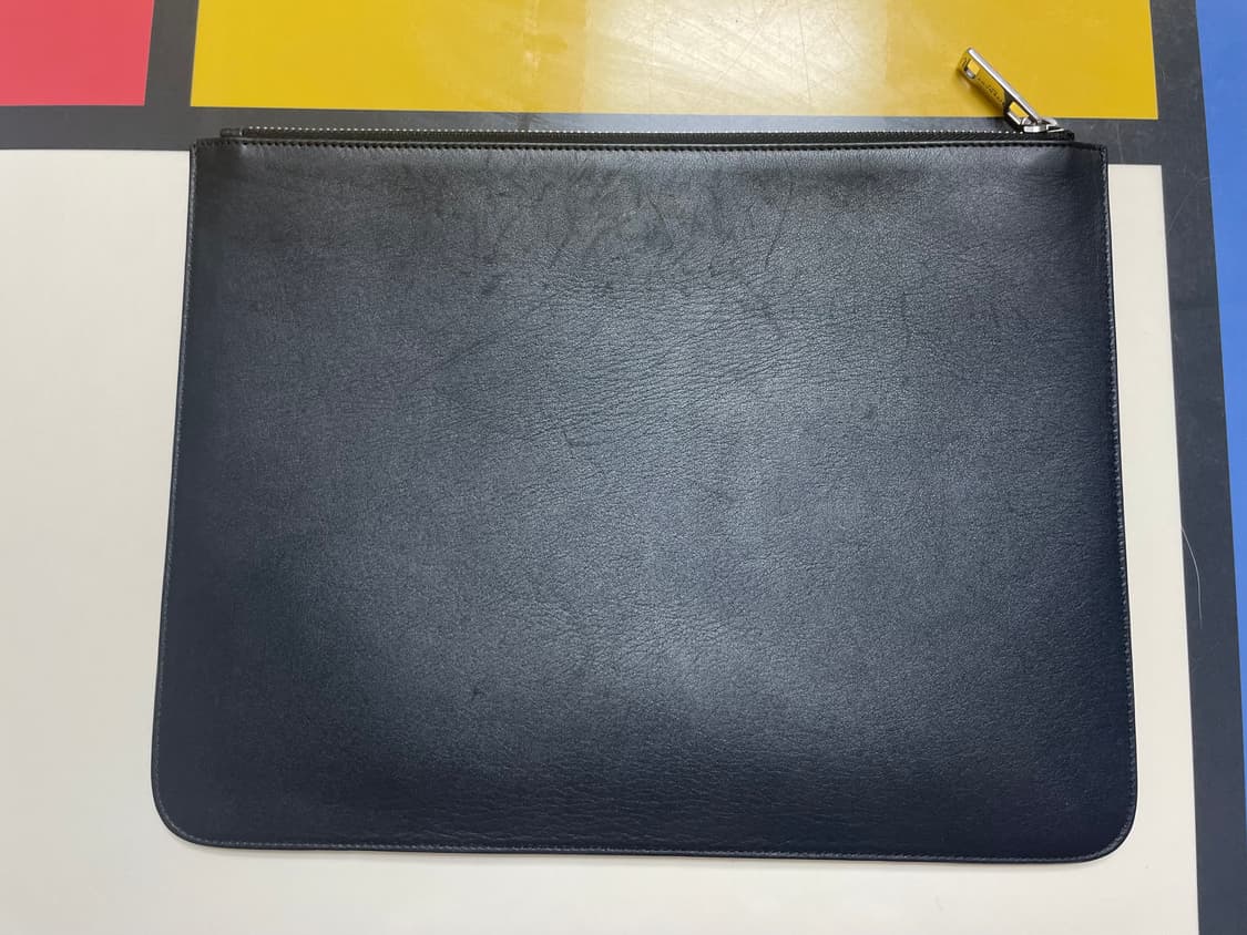 지방시 로고 프린트 클러치백 A4  상품이미지2