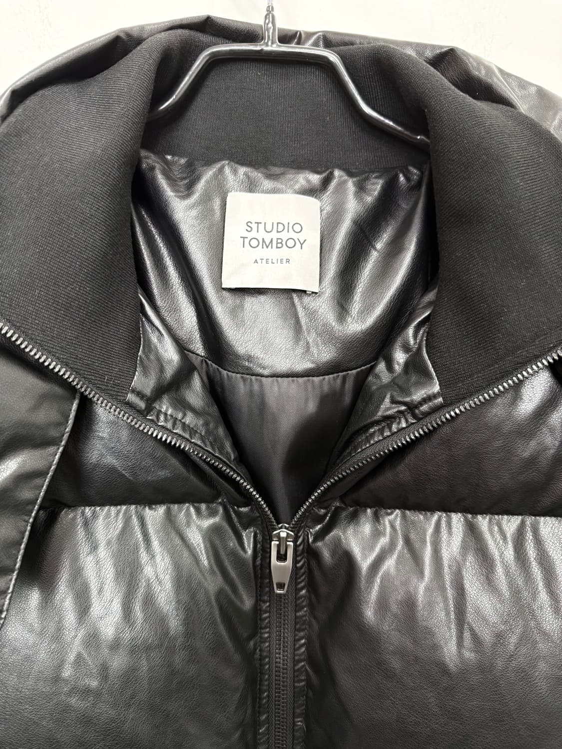 스튜디오톰보이 에코레더 구스다운 패딩 22년 상품이미지7