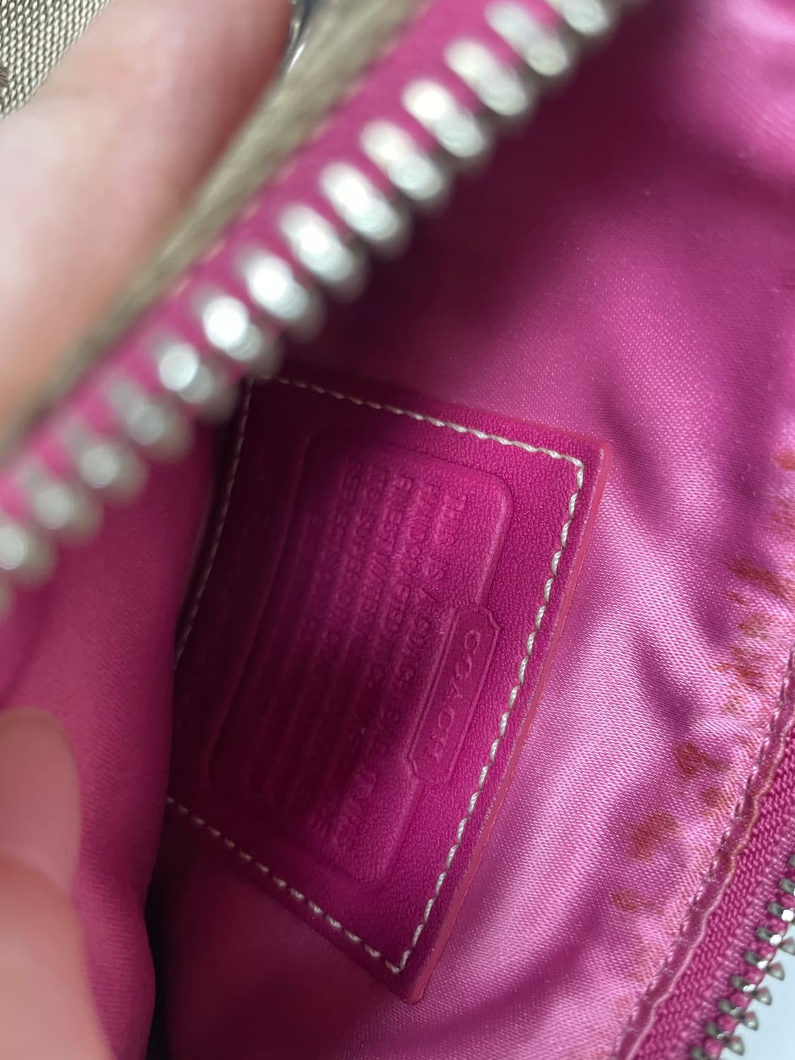 코치 시그니처 미니 크로스백 상품이미지3