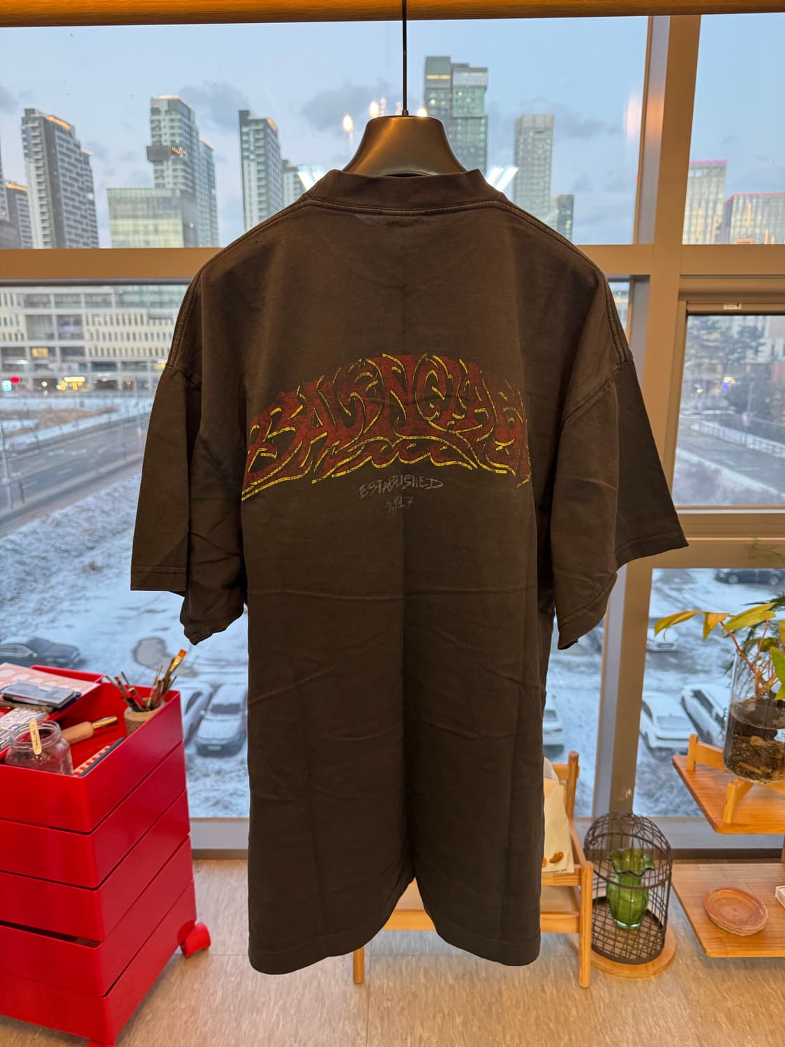 발렌시아가 오프쇼어 티셔츠 2사이즈 상품이미지2