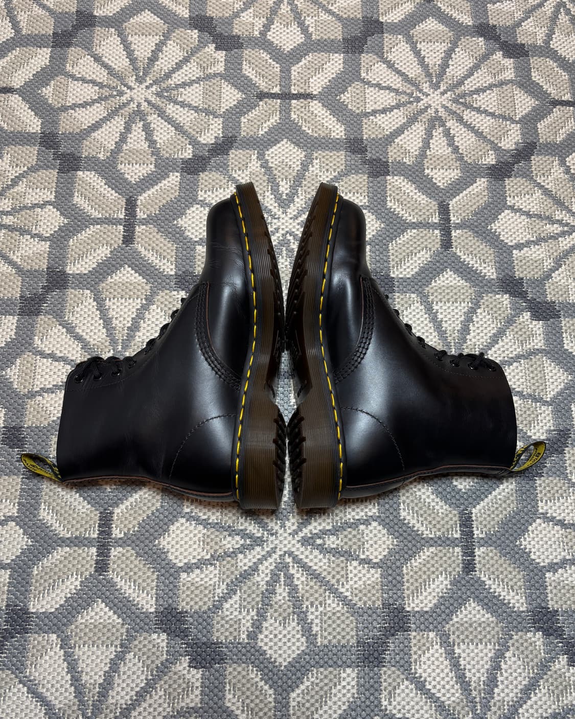 (260) 닥터마틴 1460 빈티지 MIE 8홀 레이스업 부츠 블랙 상품이미지6