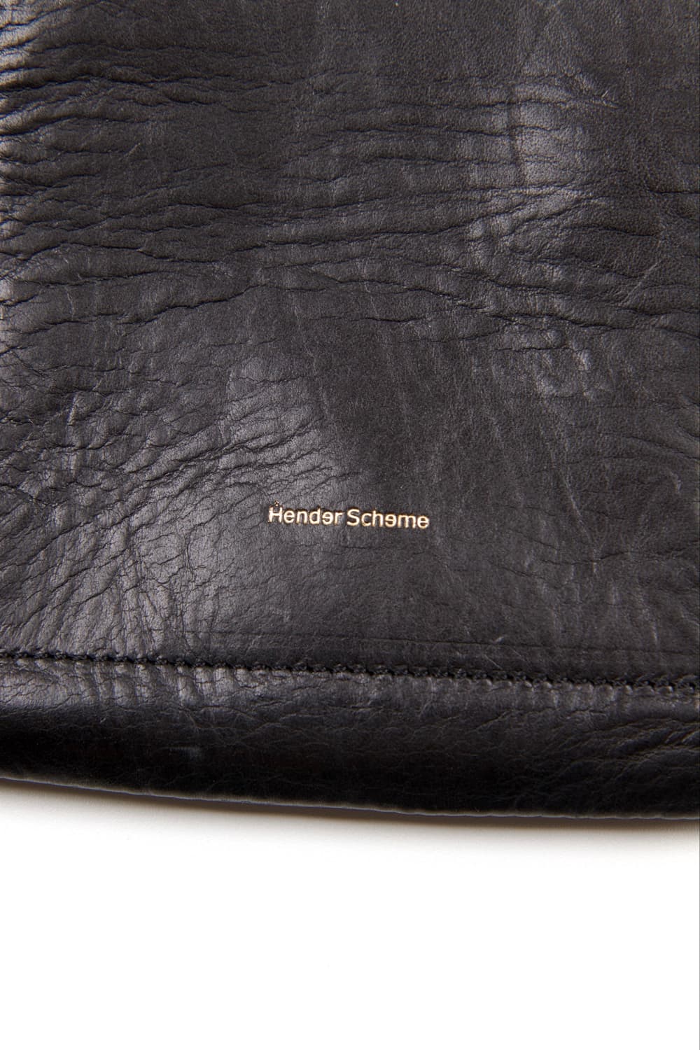 Hender Scheme 트위스트 버클 레더 크로스백 블랙 상품이미지3