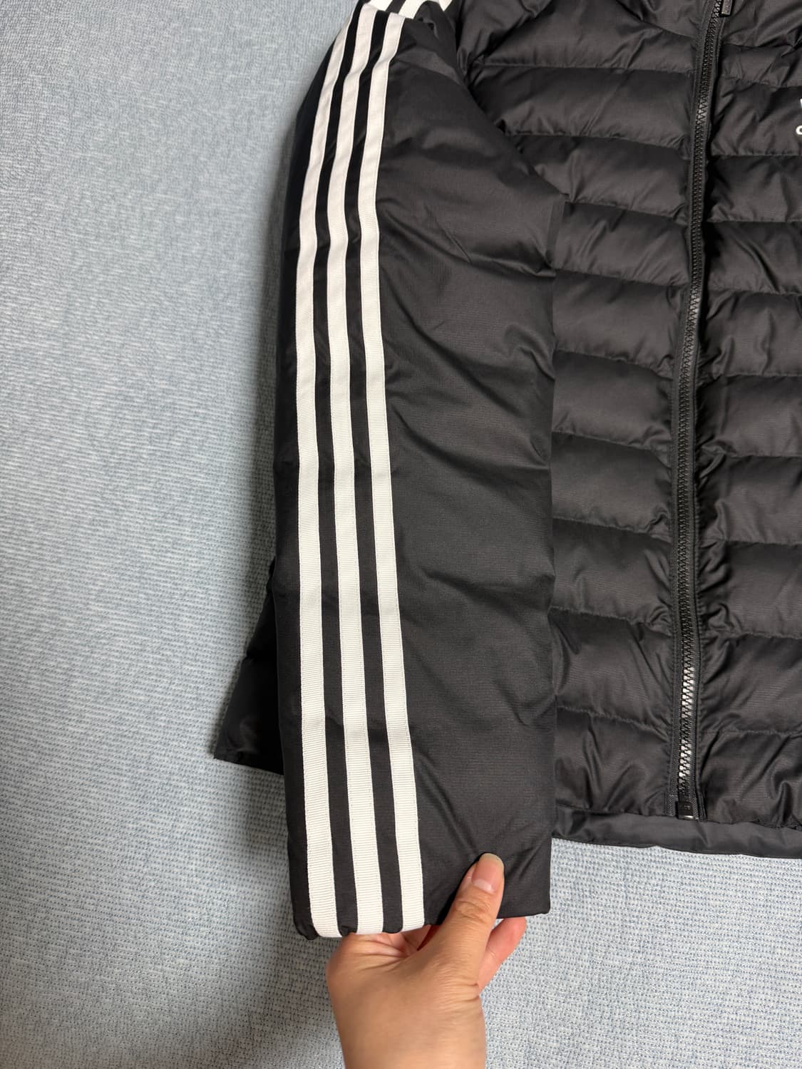 아디다스 삼선 후드 슬림핏 패딩 블랙(s) 상품이미지3