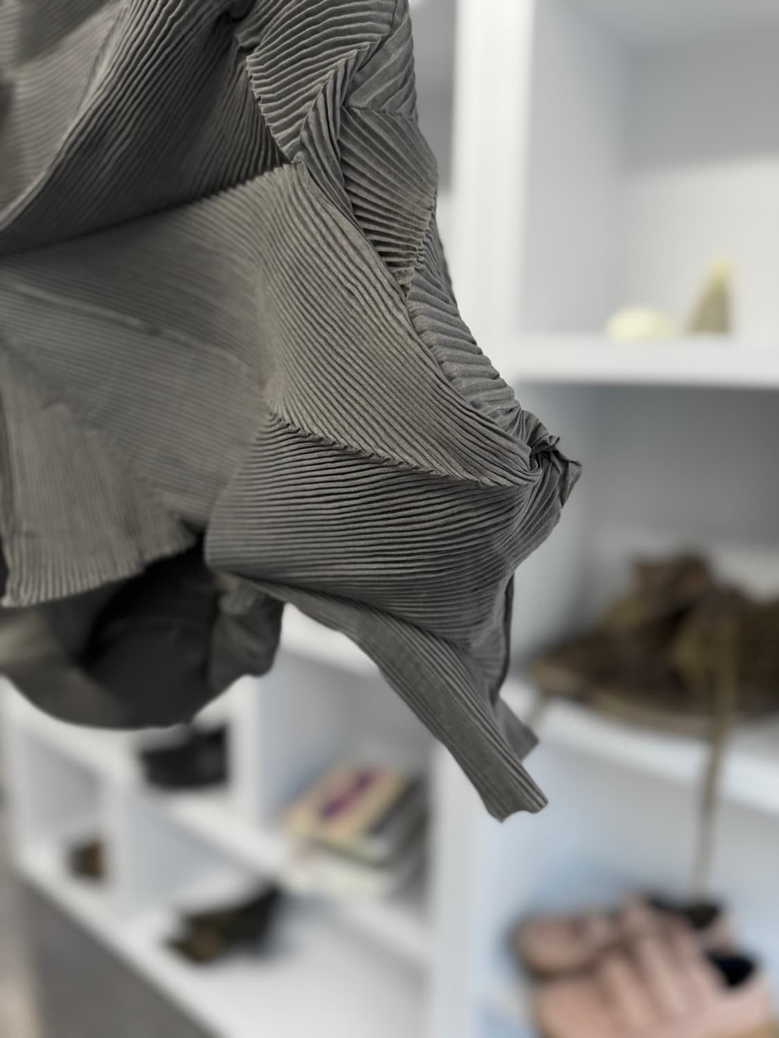 아방가르드 플리츠 탑 상품이미지5