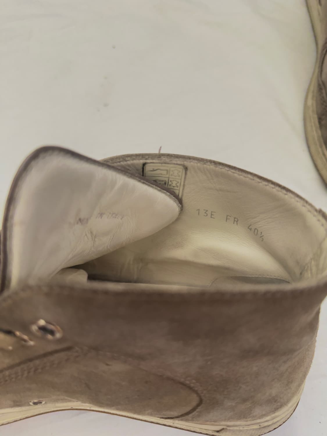 디올 옴므 스웨이드 미드탑 스니커즈 상품이미지3