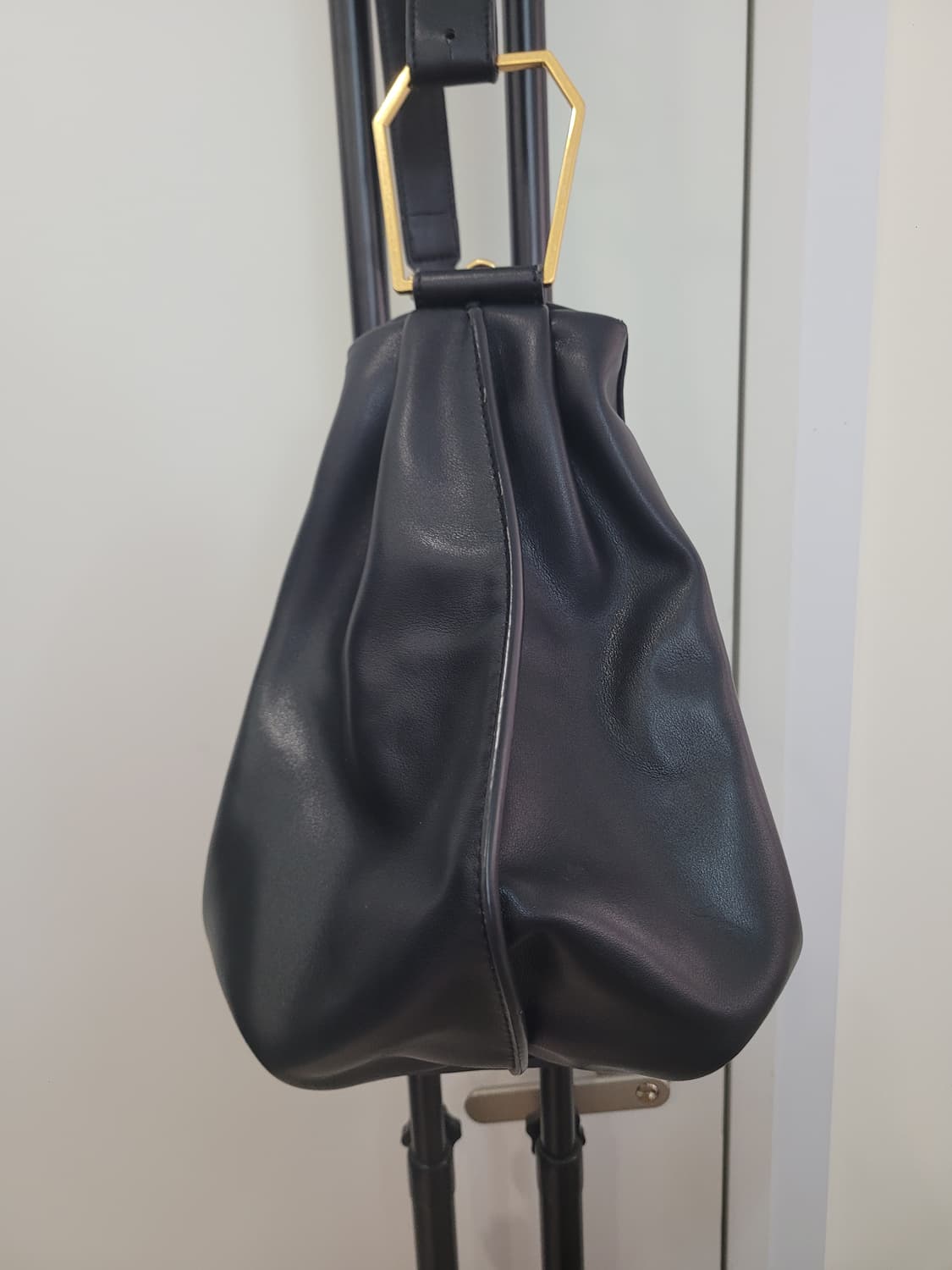 루에브르 삭 드 트럼펫 숄더백 블랙 스몰사이즈 상품이미지3