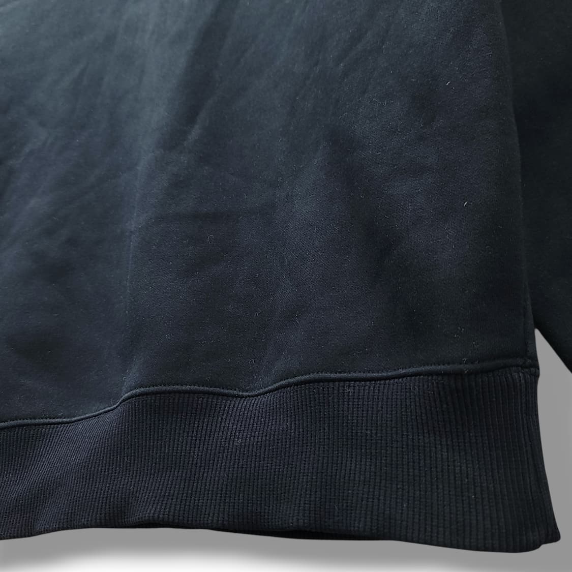 [L] 프레드페리 블랙 빅 자수 로고 기모 크루넥 맨투맨 상품이미지6