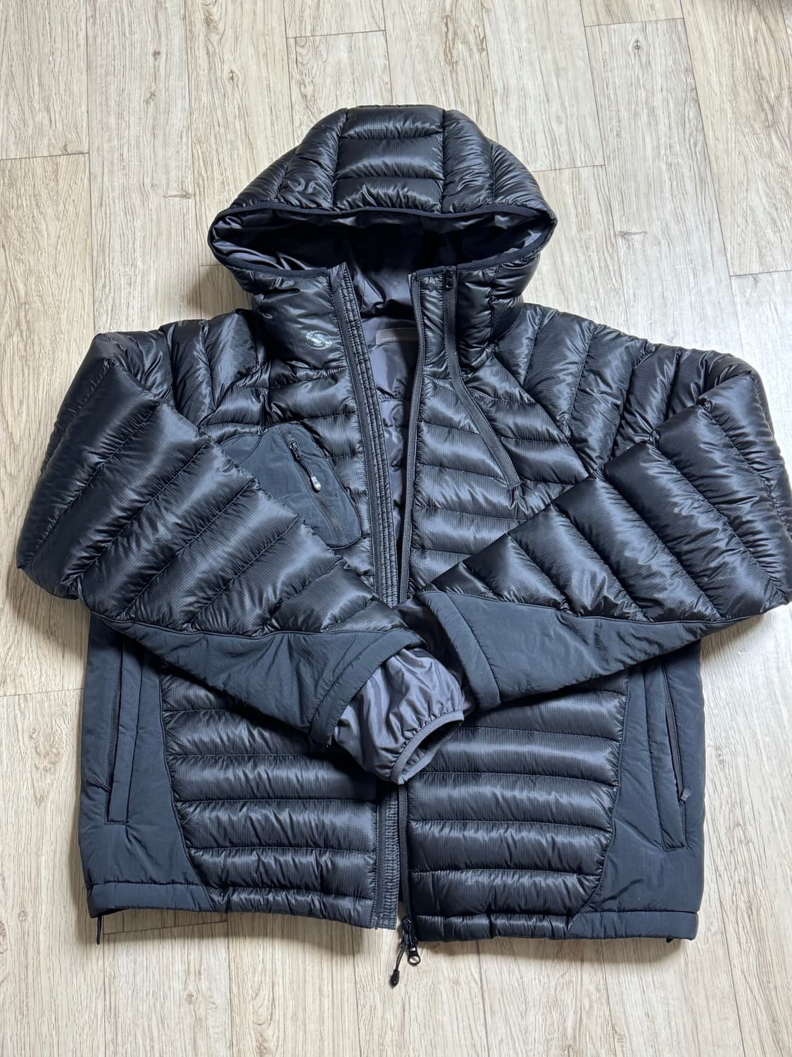 산산기어 패널드 푸퍼자켓 24fw 3사이즈 상품이미지3