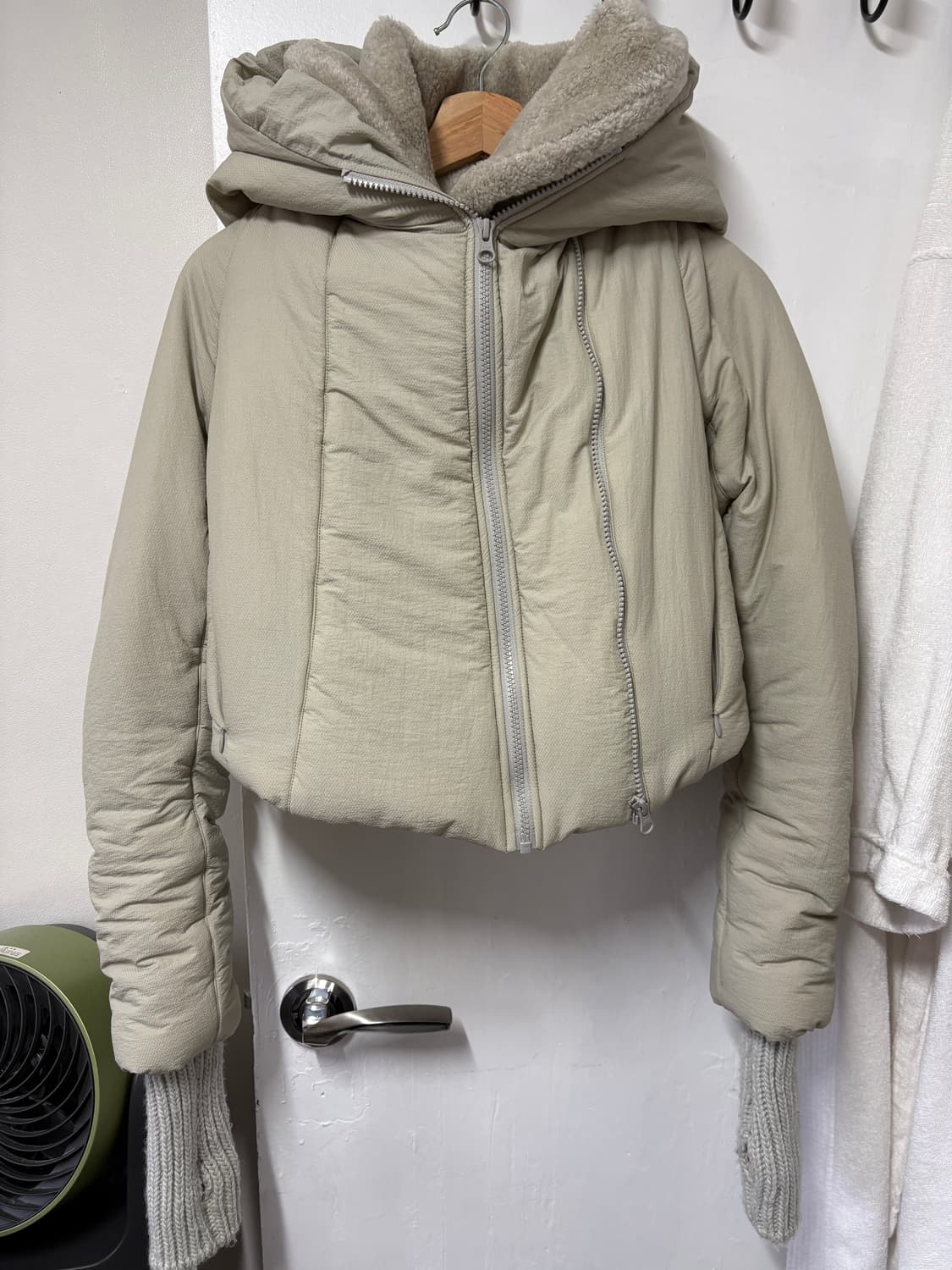 HYEINSEO 혜인서 padded shearing jacket  상품이미지3