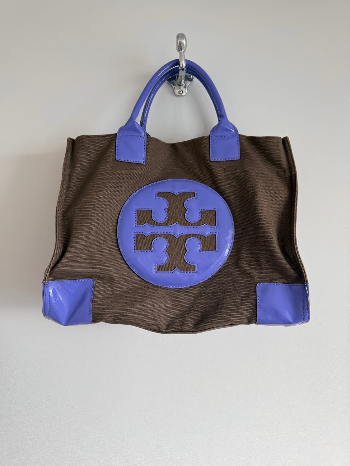 토리버치(TORY BUCH) 캔버스 토트백 상품이미지1