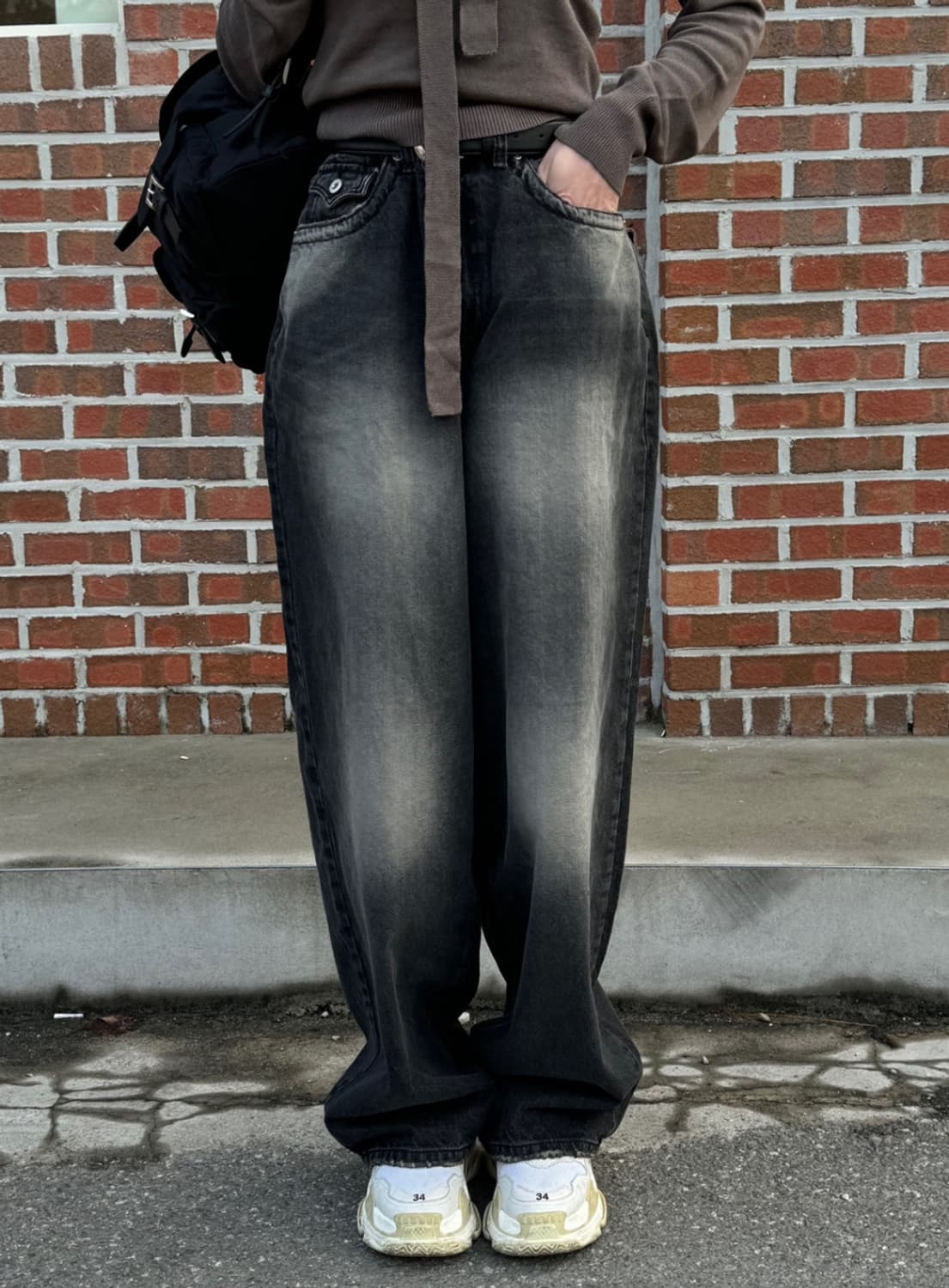 [카리나착용] ootj weeny 백포켓 포인트 흑청 와이드진 데님 팬츠 상품이미지2