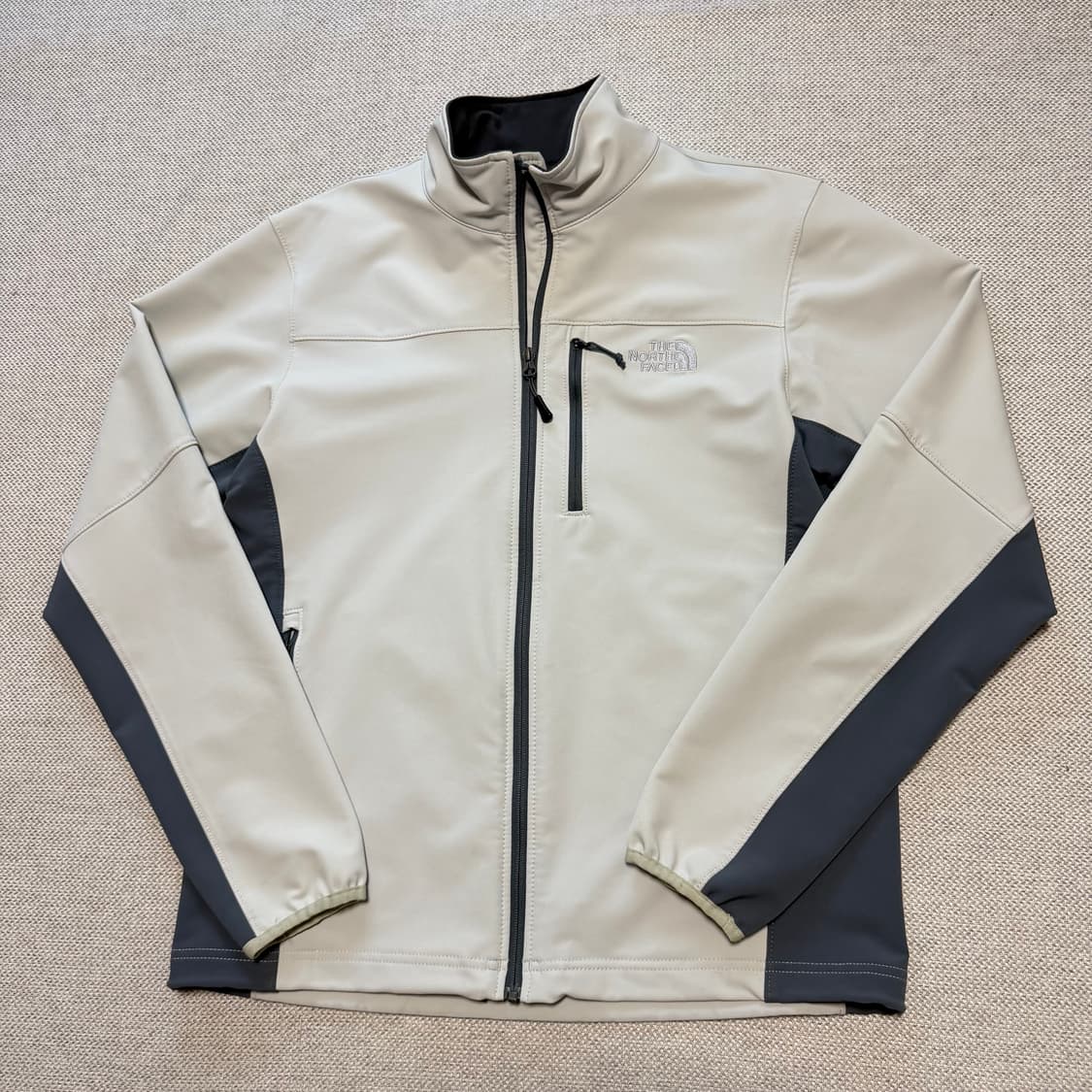 노스페이스 배색 소프트쉘 자켓 상품이미지1